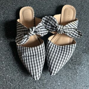 Gingham print pointed flats